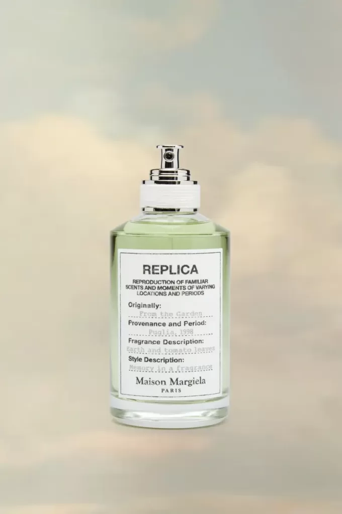 Apa de toaletă replică de la The Garden Apa de toaletă replică de la The Garden