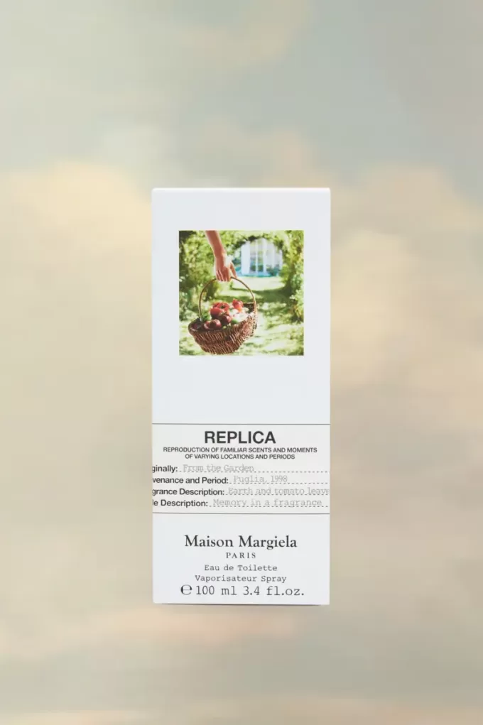 Apa de toaletă replică de la The Garden Apa de toaletă replică de la The Garden