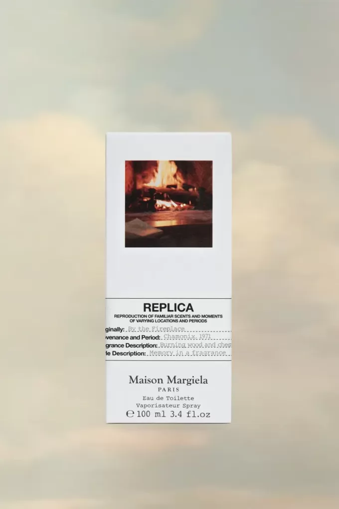 Apa de toaletă Replica By the Fireplace Apa de toaletă Replica By the Fireplace
