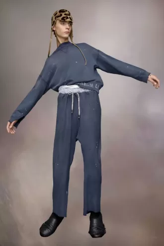 Hanorac cu logo scris de mână