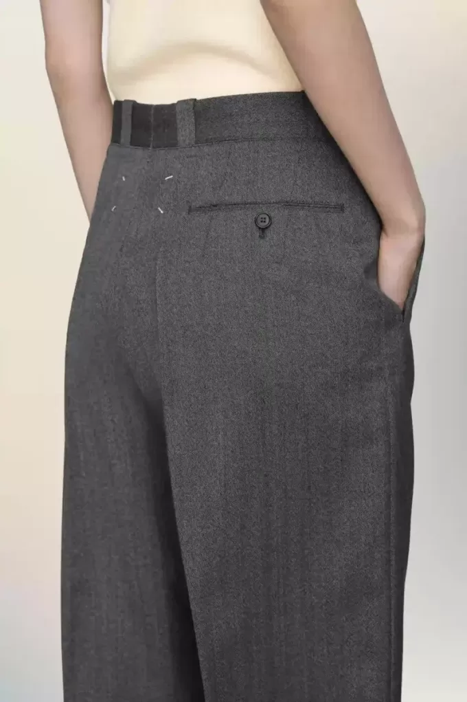 Pantaloni croiți din lână Pantaloni croiți din lână