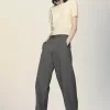 Pantaloni croiți din lână Pantaloni croiți din lână
