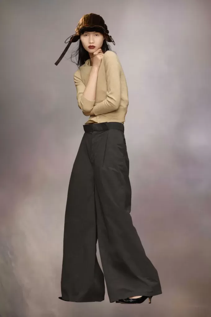 Pantaloni cu pliuri Maison Margiela Pantaloni cu pliuri Maison Margiela