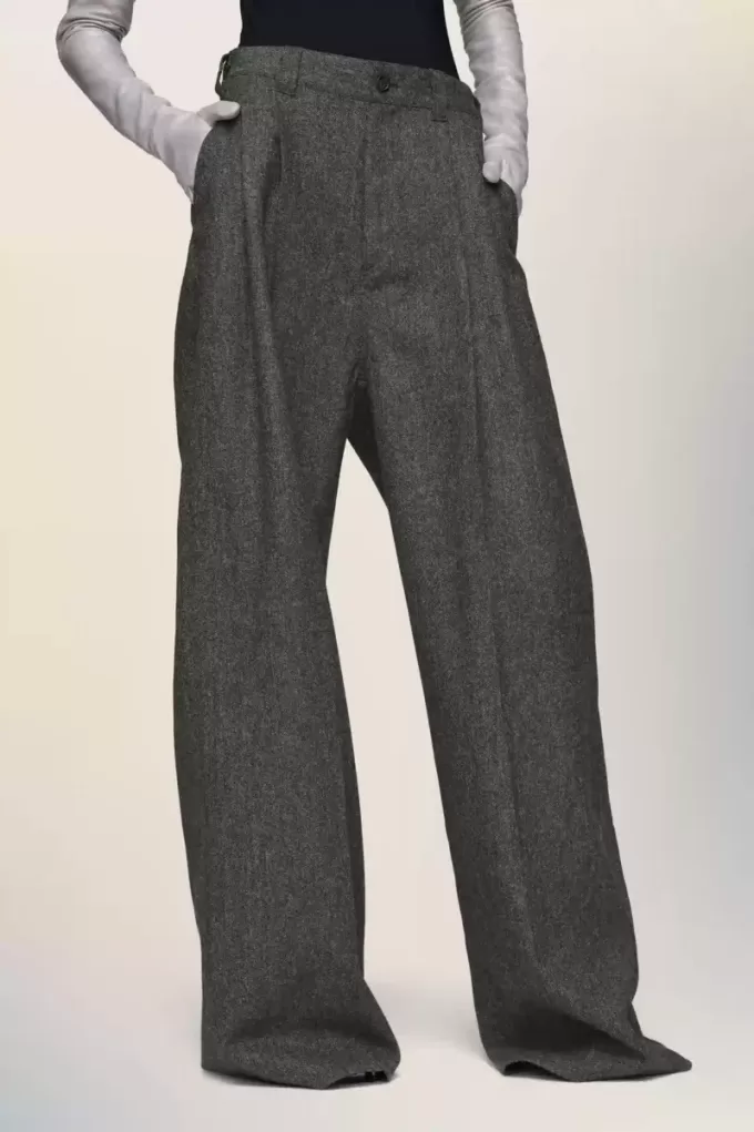 Pantaloni largi din lana