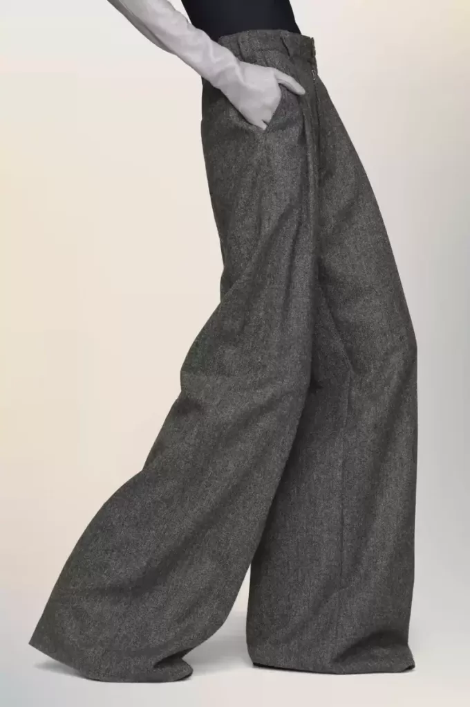 Pantaloni largi din lana