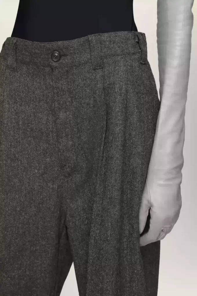 Pantaloni largi din lana
