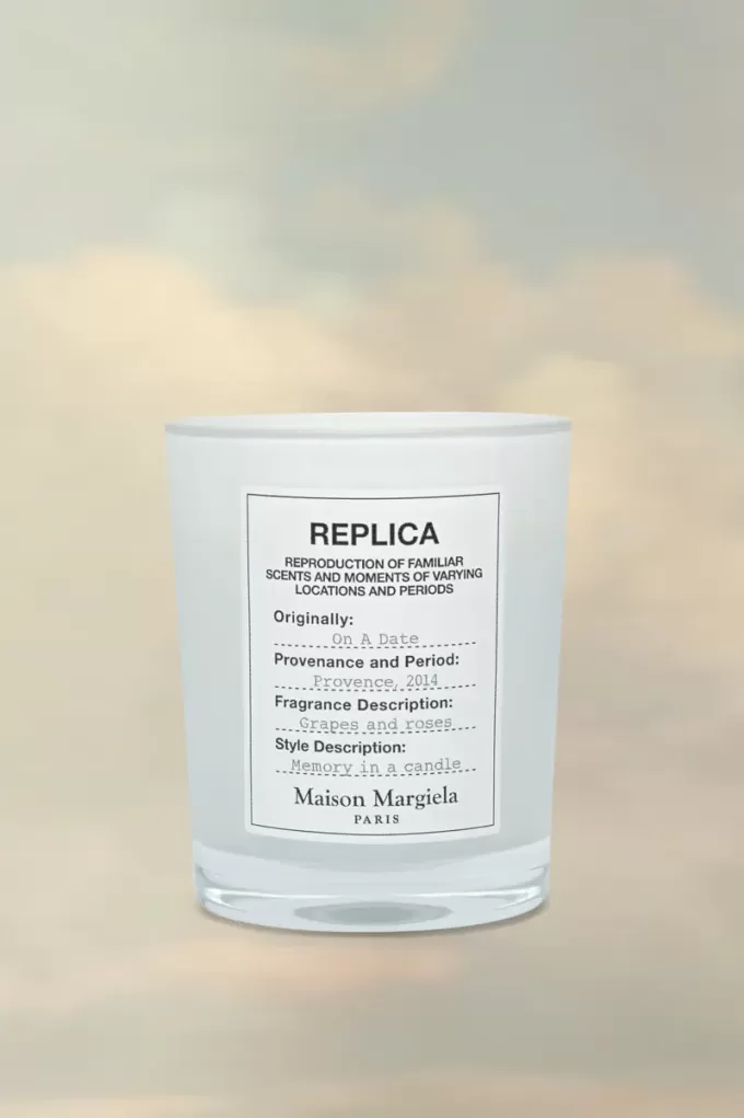 Replica pe o lumânare de date Replica pe o lumânare de date