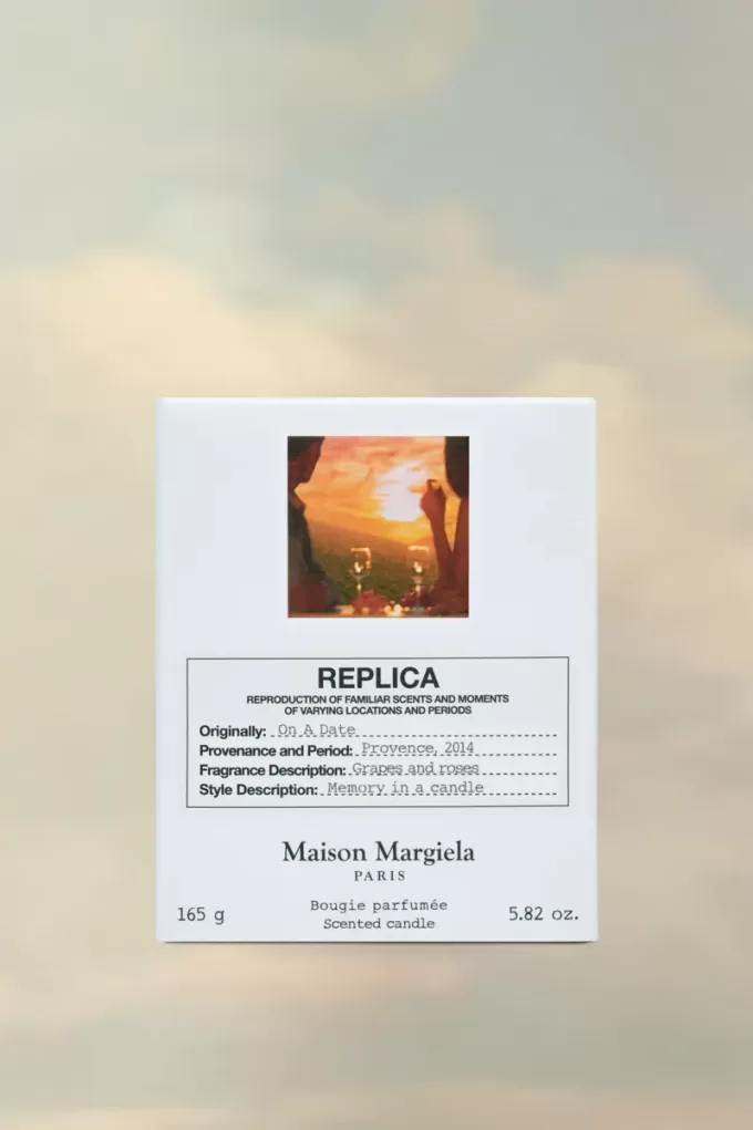 Replica pe o lumânare de date Replica pe o lumânare de date