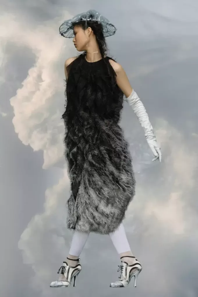 Rochie cu franjuri cu broderie Rochie cu franjuri cu broderie