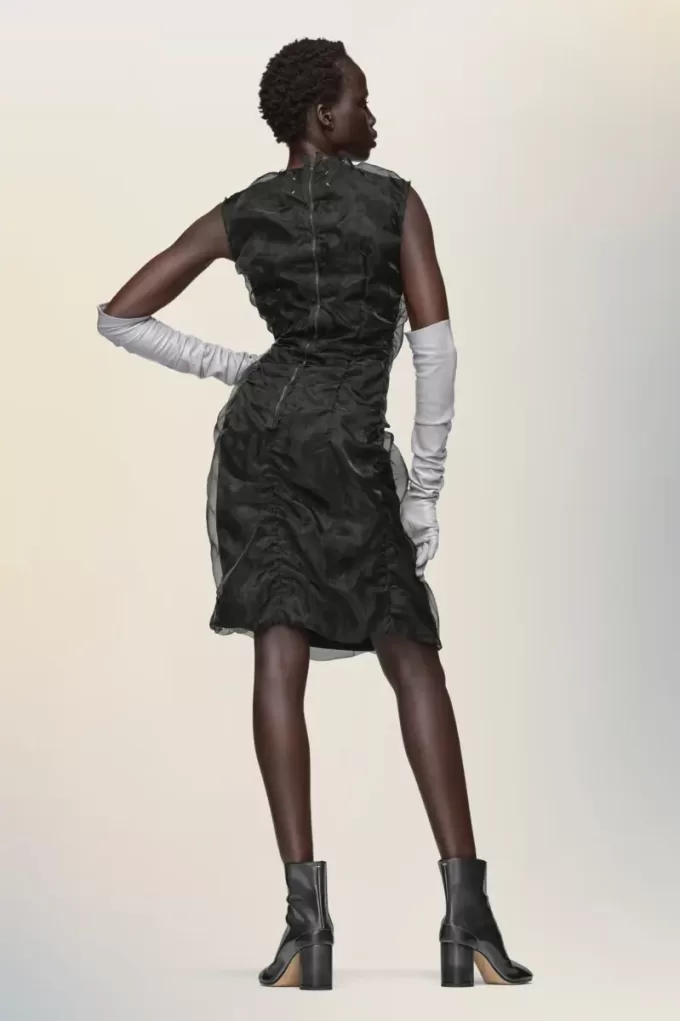 Rochie din organza adunata Rochie din organza adunata