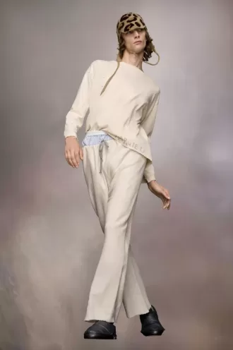 Top cu logo scris de mână