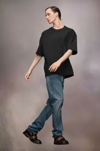 Tricou cu logo brodat