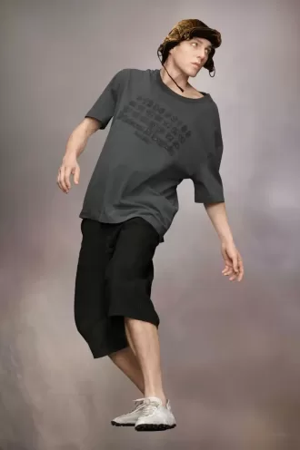 Tricou cu logo brodat