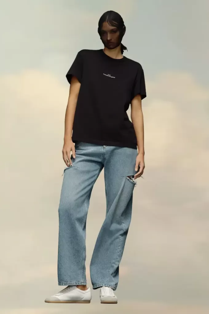Tricou cu logo distorsionat