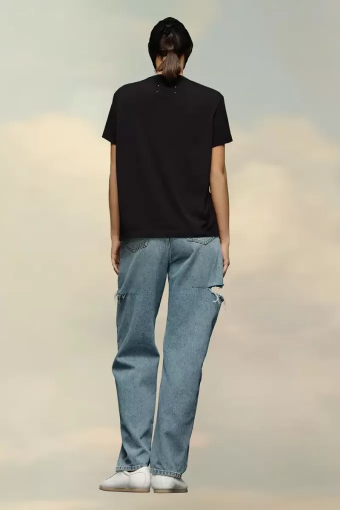 Tricou cu logo distorsionat